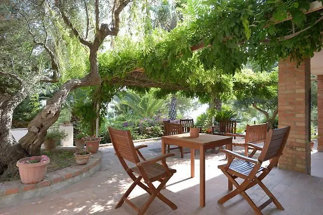 Villa Caterina Licata 0*,